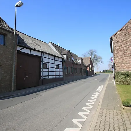 홈스테이 Ferienwohnung Im Grunen *